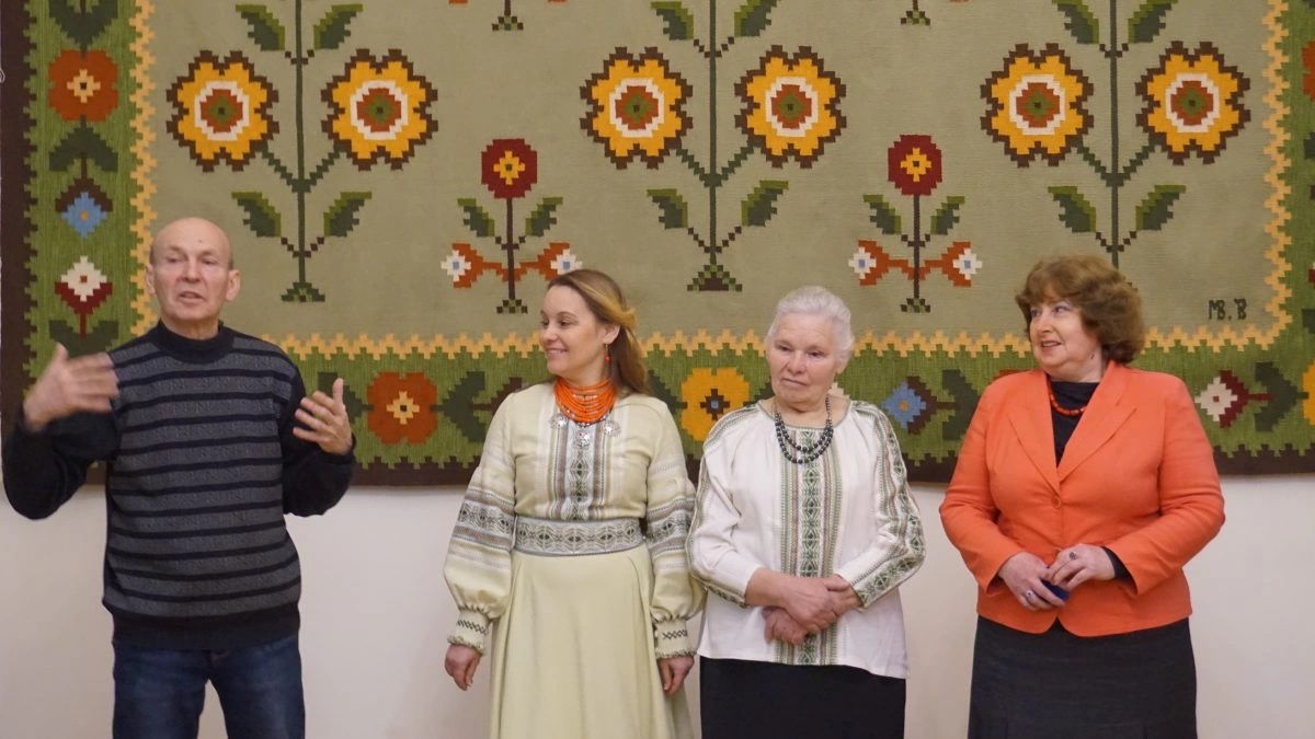 Виставка &laquo;Поцілунок сонця&raquo;